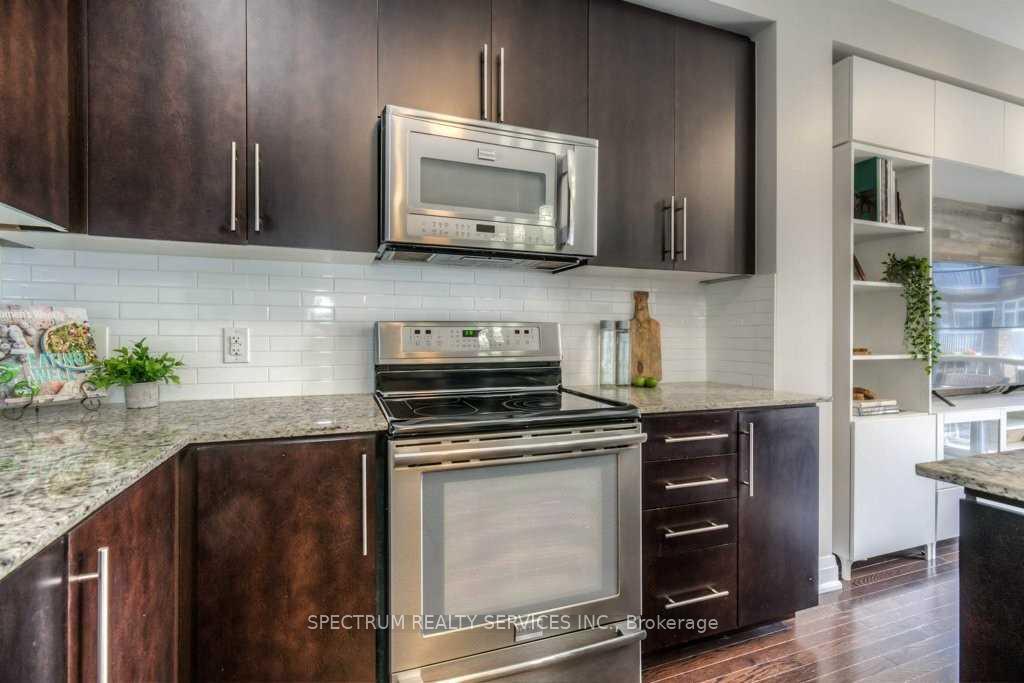 Photo 10 of Unit 31, 165 Hampshire Way, Milton, Dempsey — HOMEH