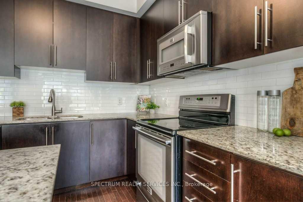 Photo 11 of Unit 31, 165 Hampshire Way, Milton, Dempsey — HOMEH