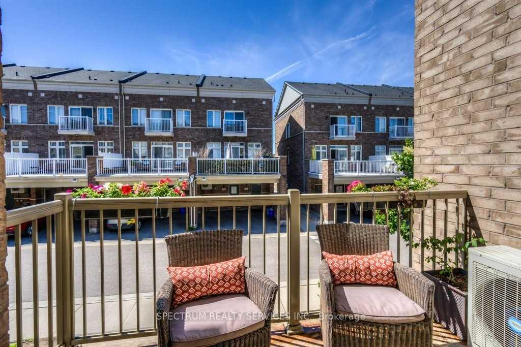 Photo 19 of Unit 31, 165 Hampshire Way, Milton, Dempsey — HOMEH