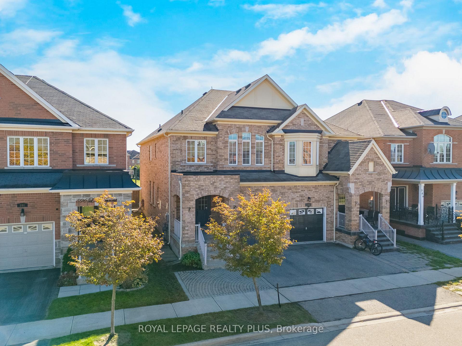 Photo 3 of 592 Lott Crescent, Milton, Coates — HOMEH