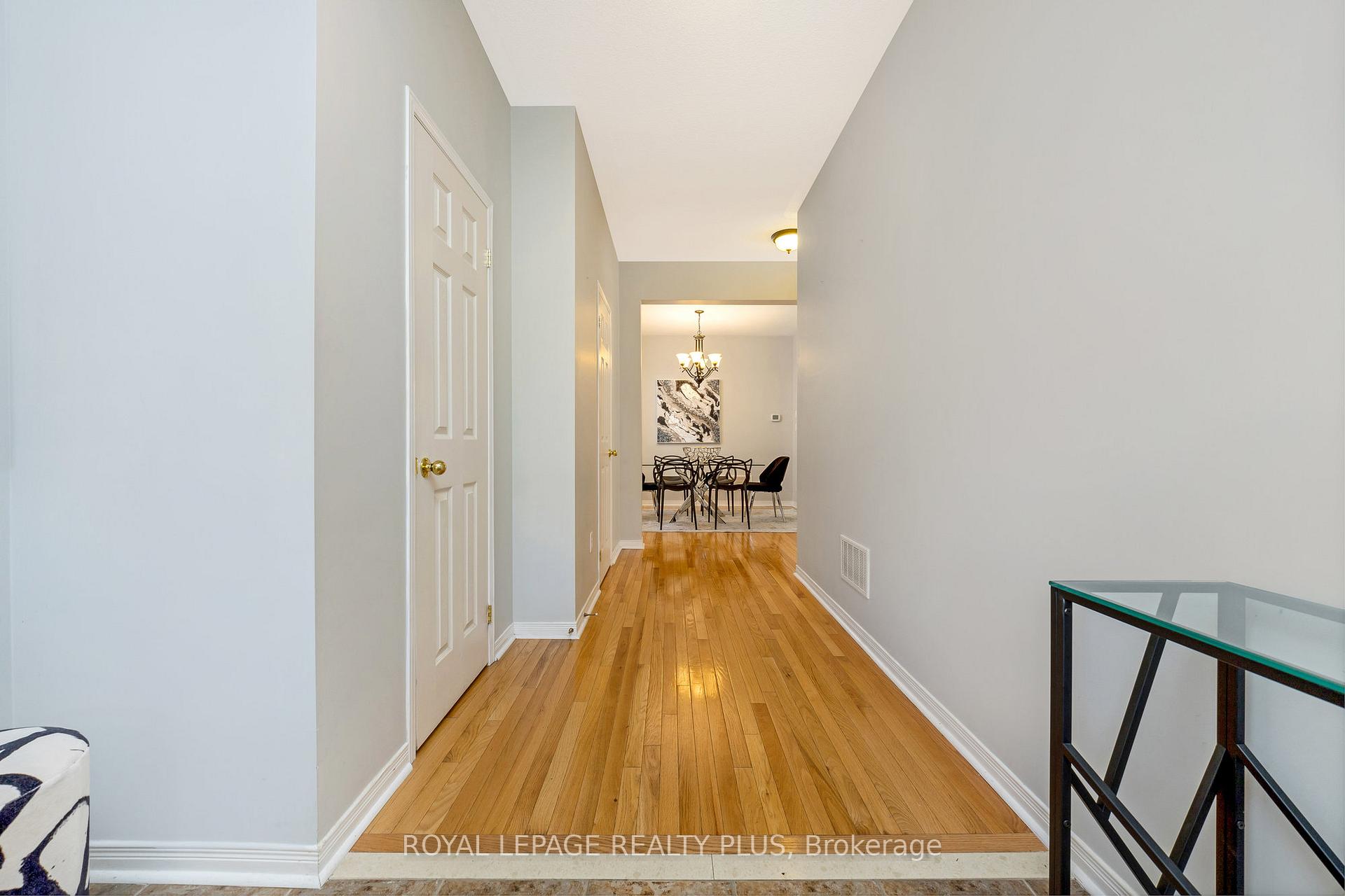Photo 8 of 592 Lott Crescent, Milton, Coates — HOMEH