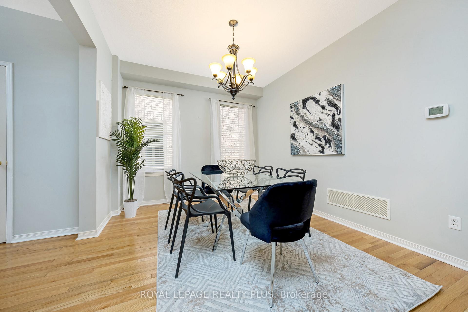 Photo 9 of 592 Lott Crescent, Milton, Coates — HOMEH