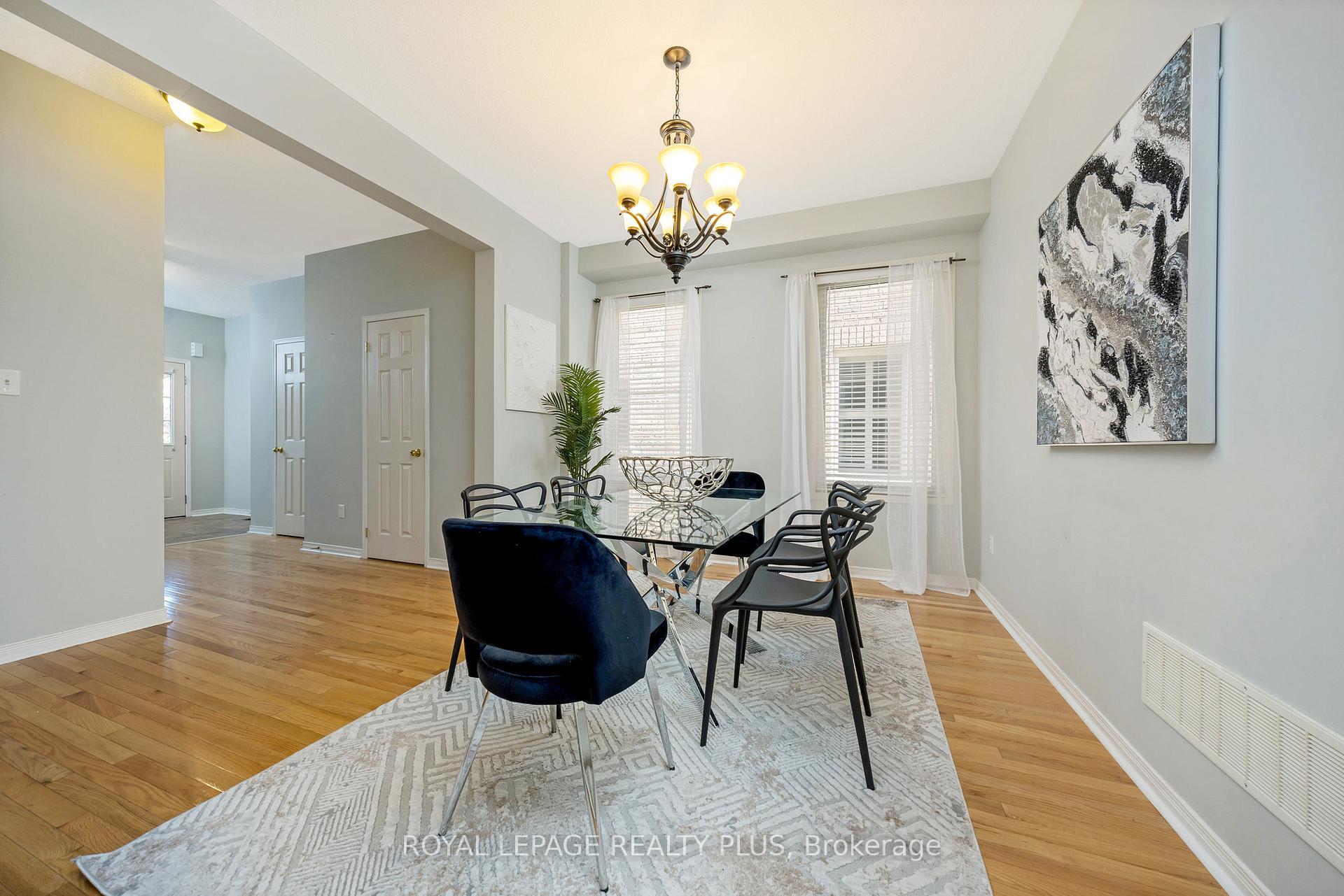 Photo 10 of 592 Lott Crescent, Milton, Coates — HOMEH