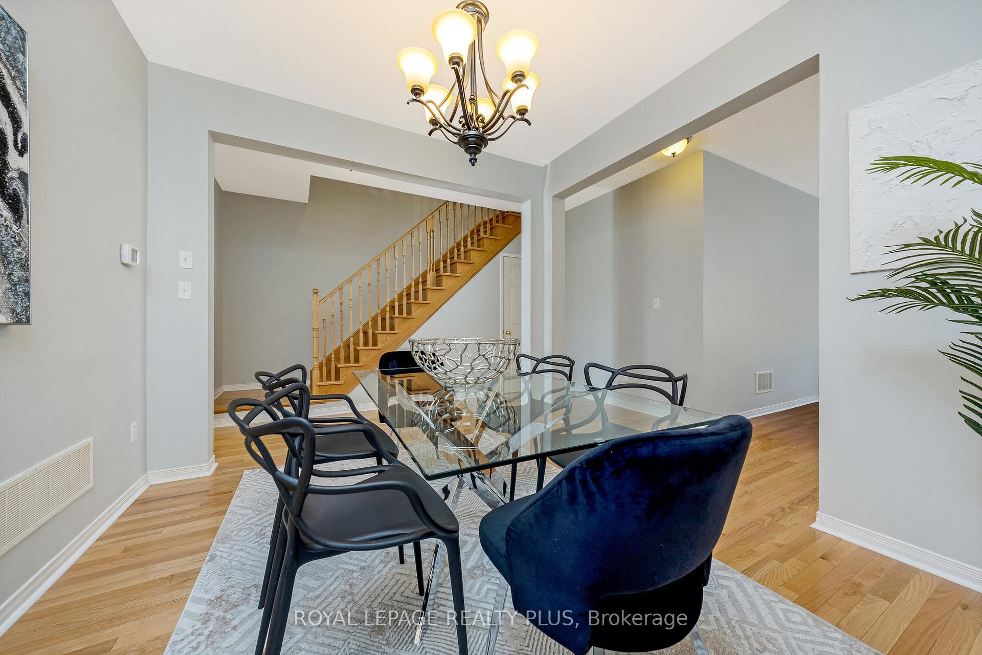 Photo 11 of 592 Lott Crescent, Milton, Coates — HOMEH