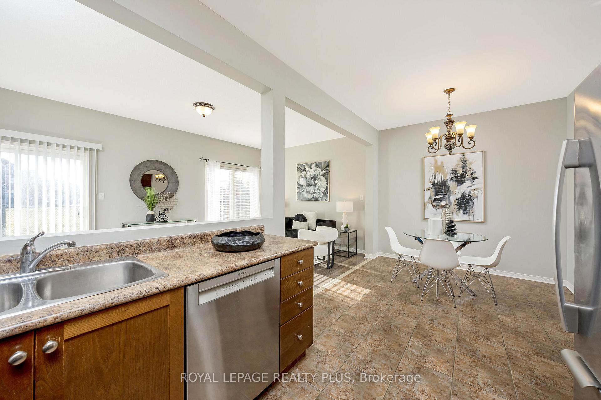 Photo 16 of 592 Lott Crescent, Milton, Coates — HOMEH