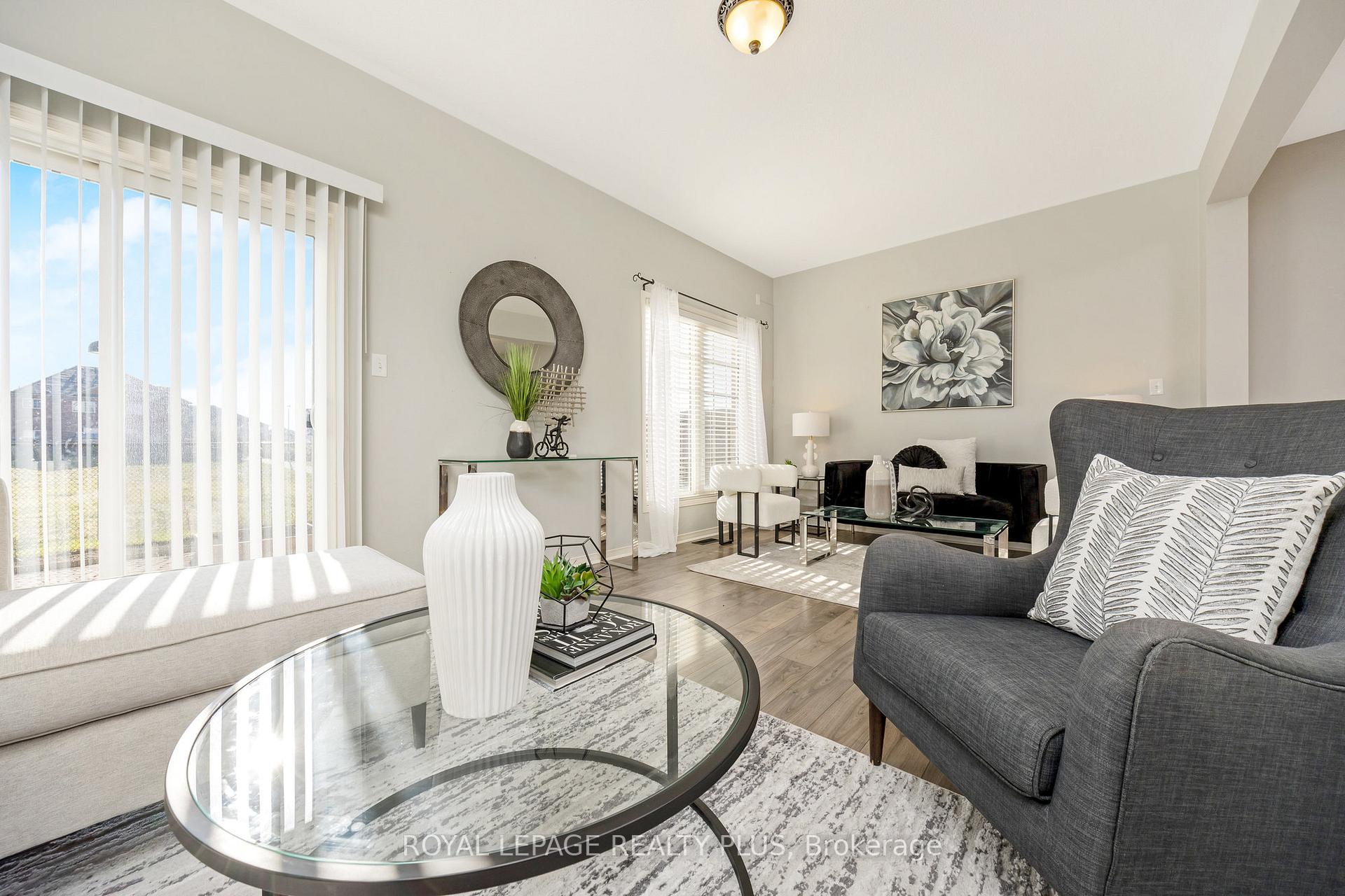 Photo 20 of 592 Lott Crescent, Milton, Coates — HOMEH