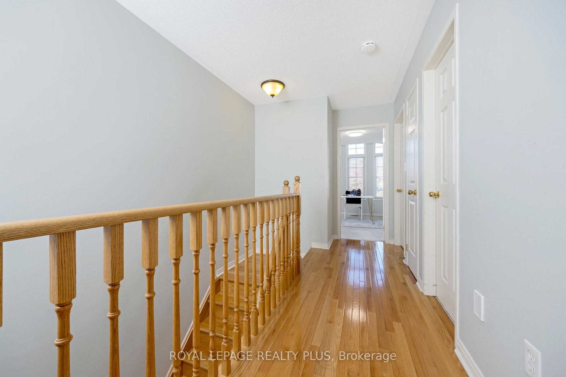Photo 25 of 592 Lott Crescent, Milton, Coates — HOMEH