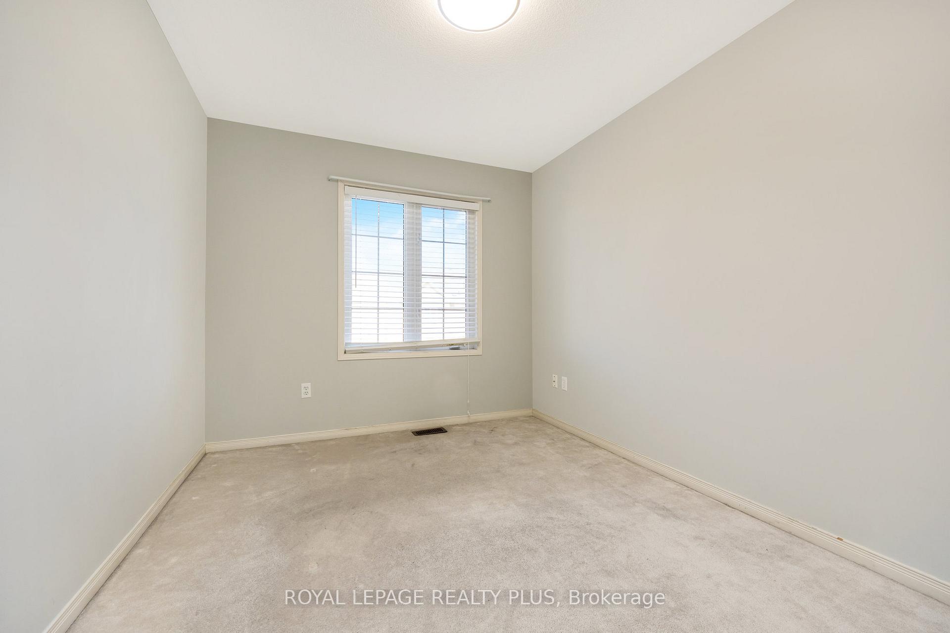 Photo 27 of 592 Lott Crescent, Milton, Coates — HOMEH