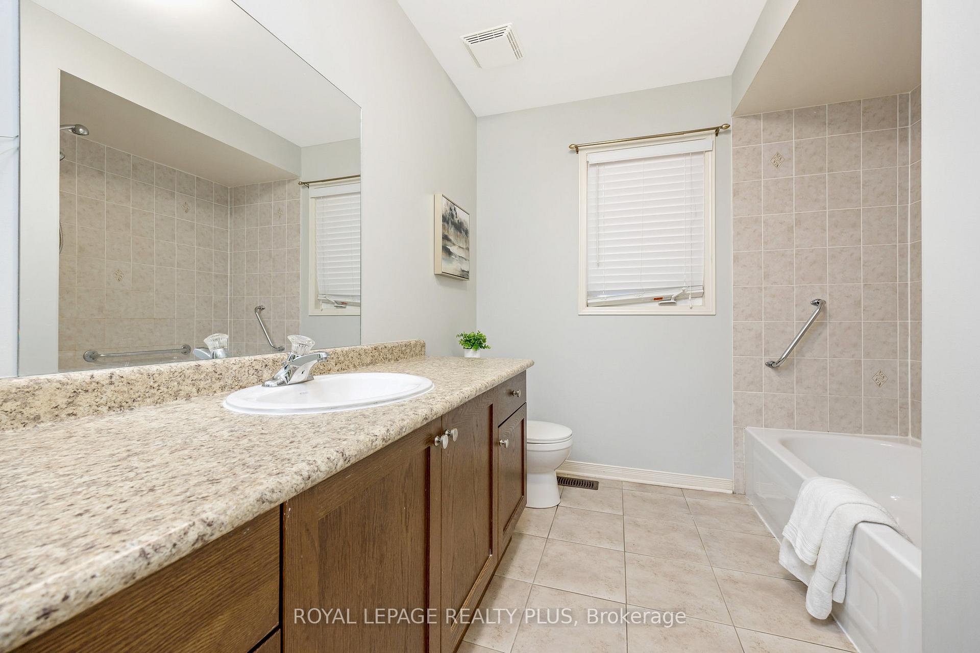 Photo 28 of 592 Lott Crescent, Milton, Coates — HOMEH