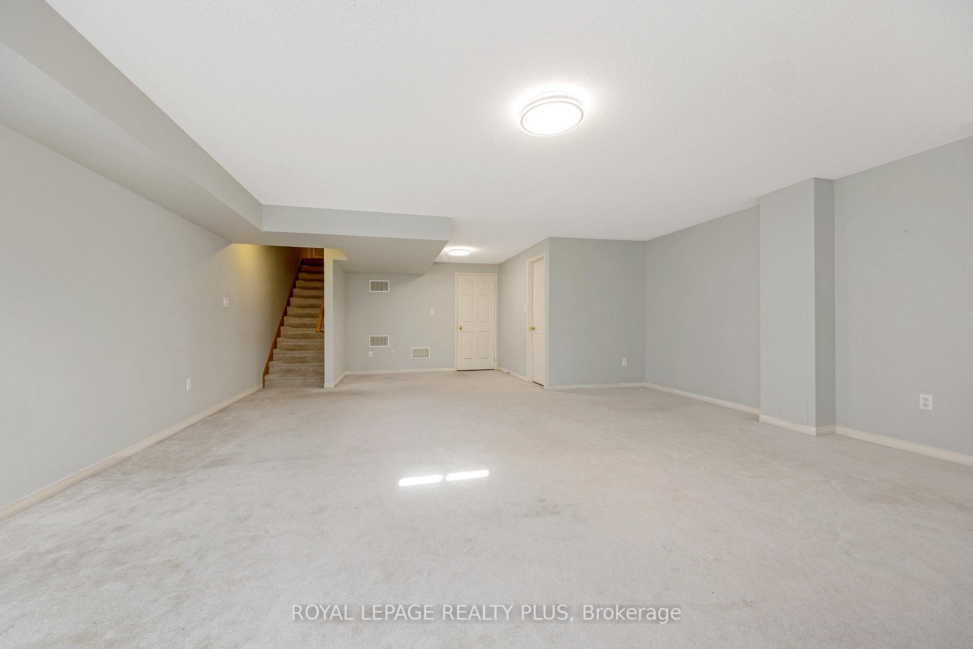 Photo 30 of 592 Lott Crescent, Milton, Coates — HOMEH