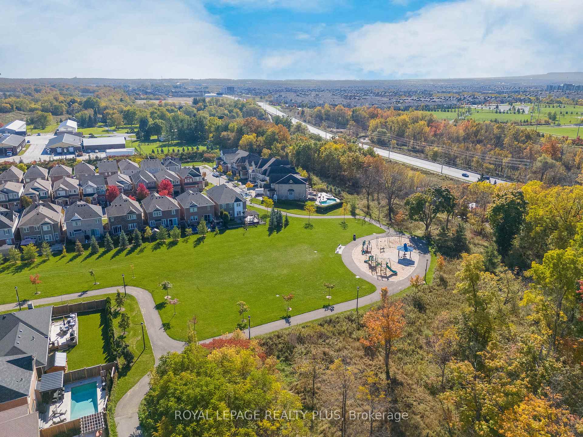 Photo 40 of 592 Lott Crescent, Milton, Coates — HOMEH