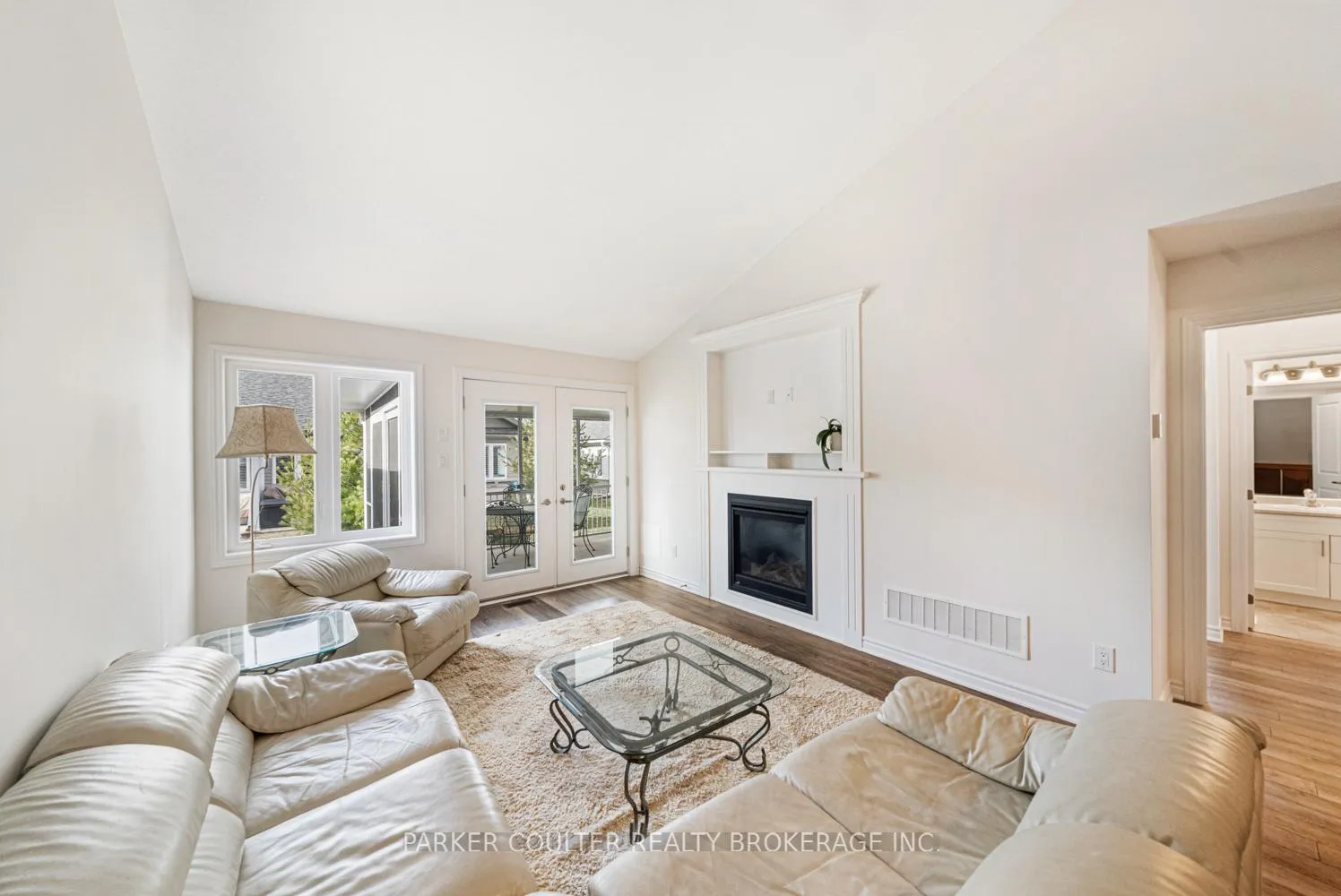 Photo 11 of 65 Ivy Crescent, Wasaga Beach — HOMEH