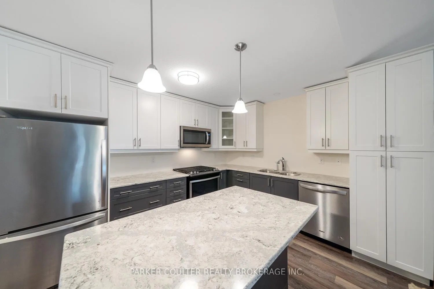 Photo 15 of 65 Ivy Crescent, Wasaga Beach — HOMEH