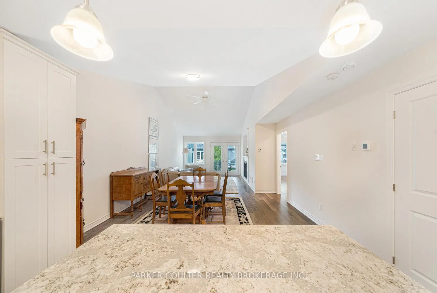 Photo 19 of 65 Ivy Crescent, Wasaga Beach — HOMEH