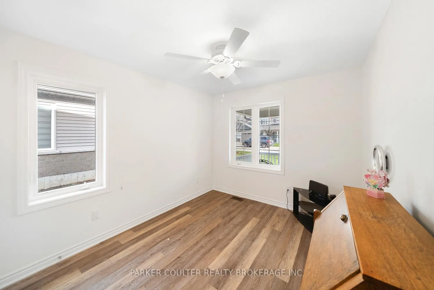 Photo 20 of 65 Ivy Crescent, Wasaga Beach — HOMEH