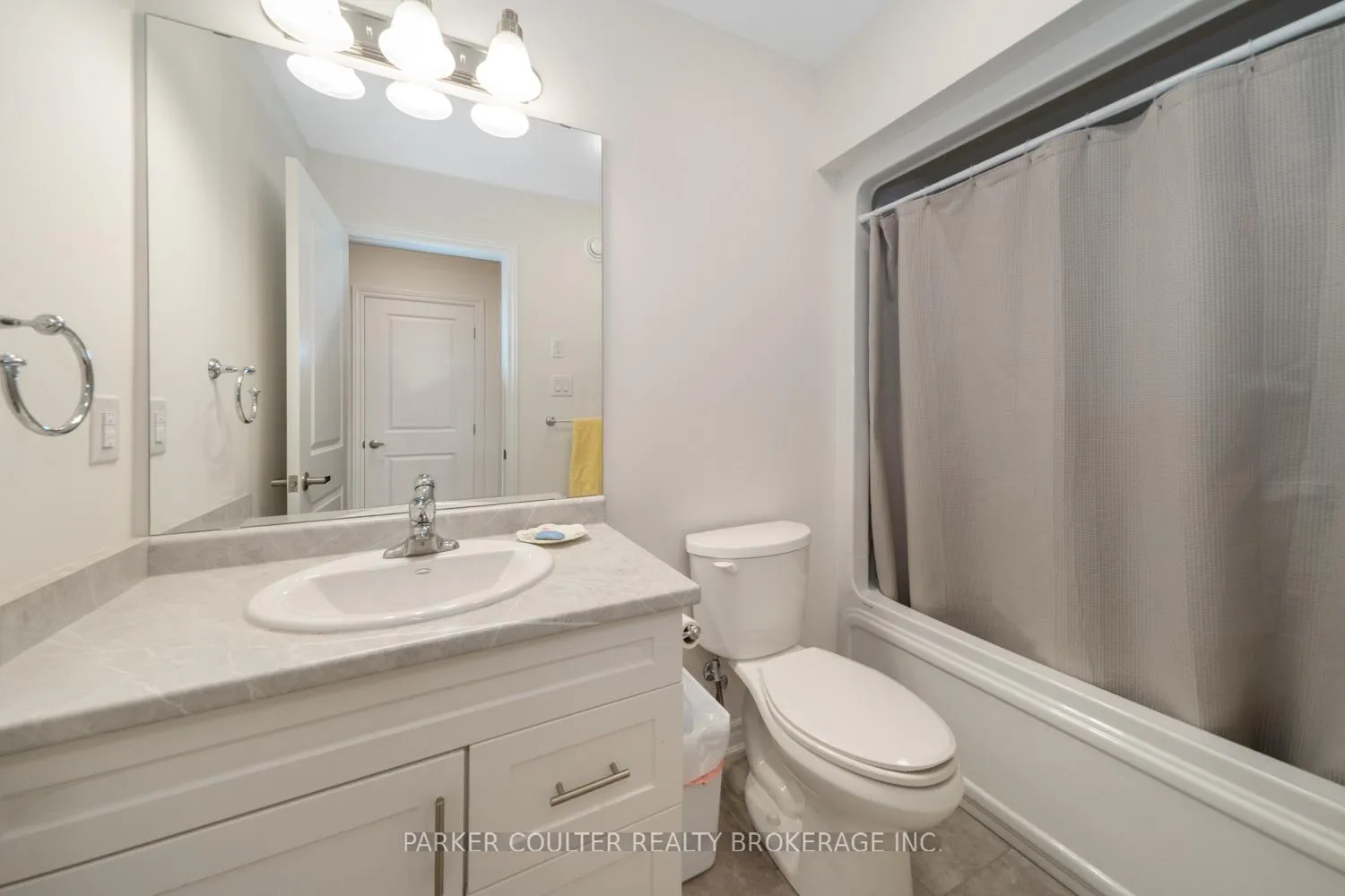 Photo 22 of 65 Ivy Crescent, Wasaga Beach — HOMEH