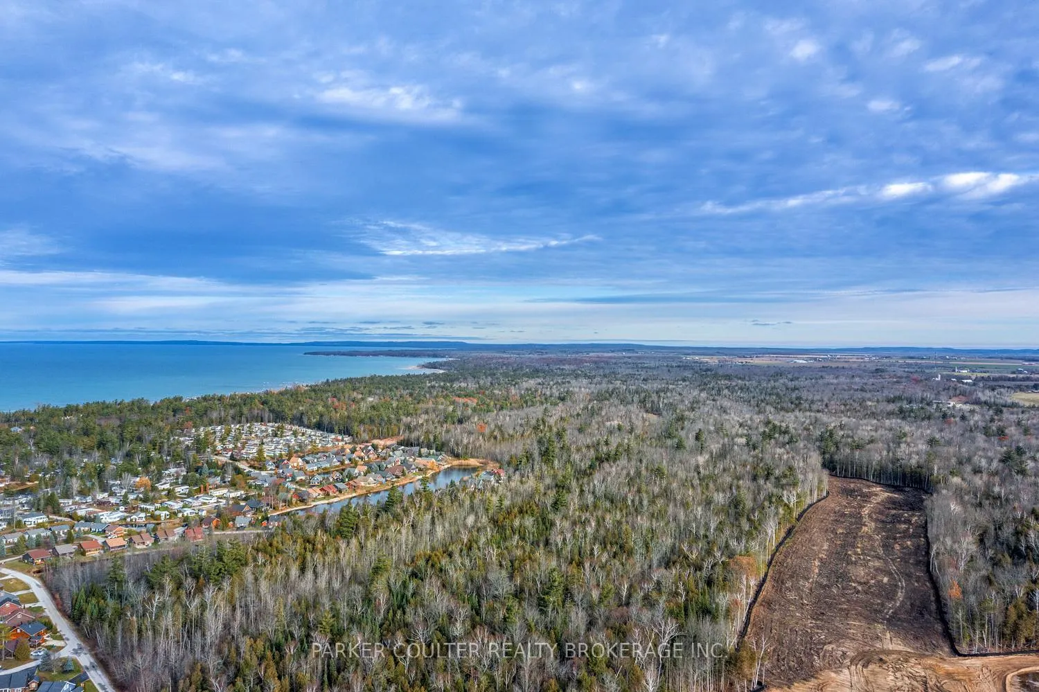 Photo 35 of 65 Ivy Crescent, Wasaga Beach — HOMEH