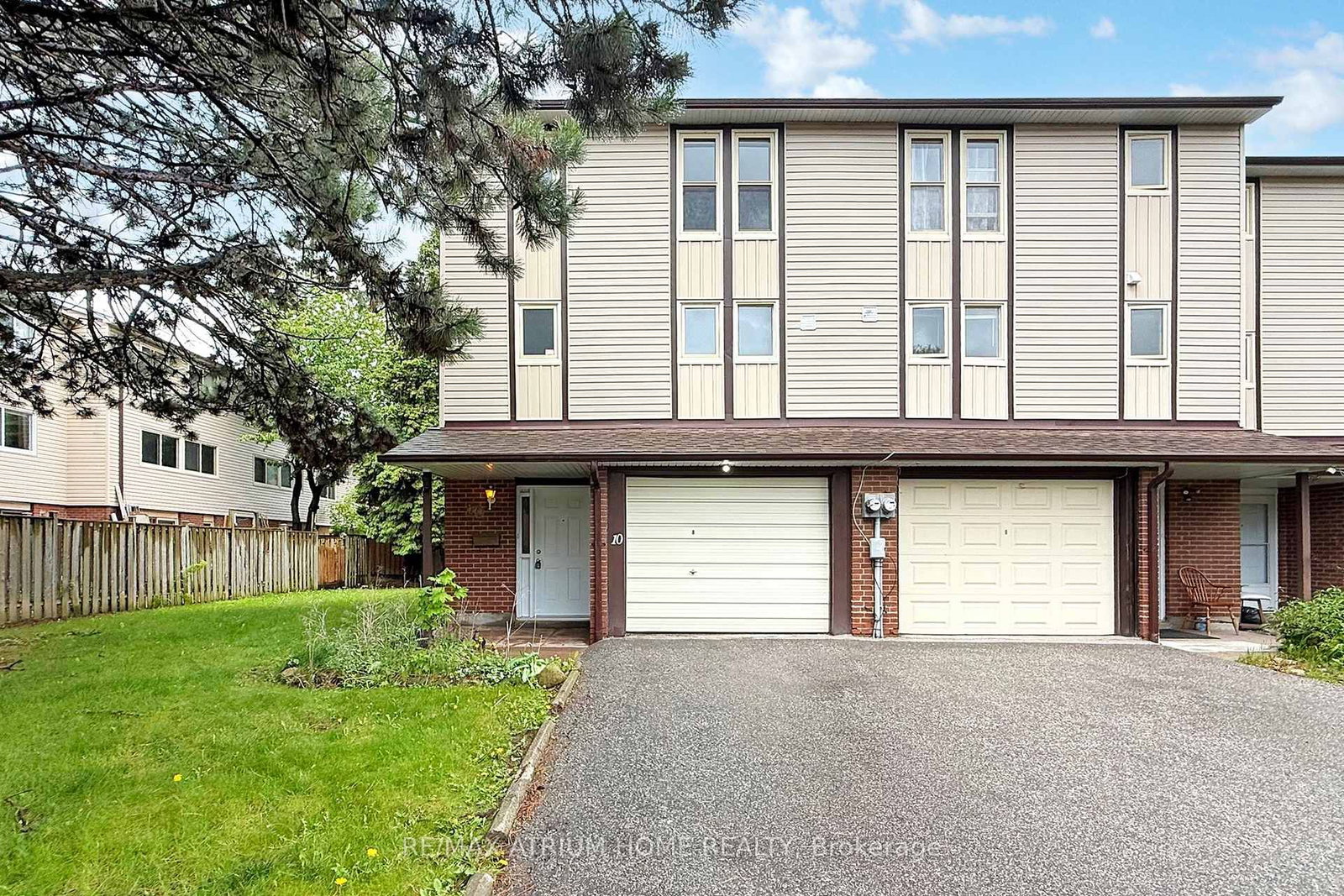 Photo 1 of 10 Townsend Rd, North York, Hillcrest Village — HOMEH