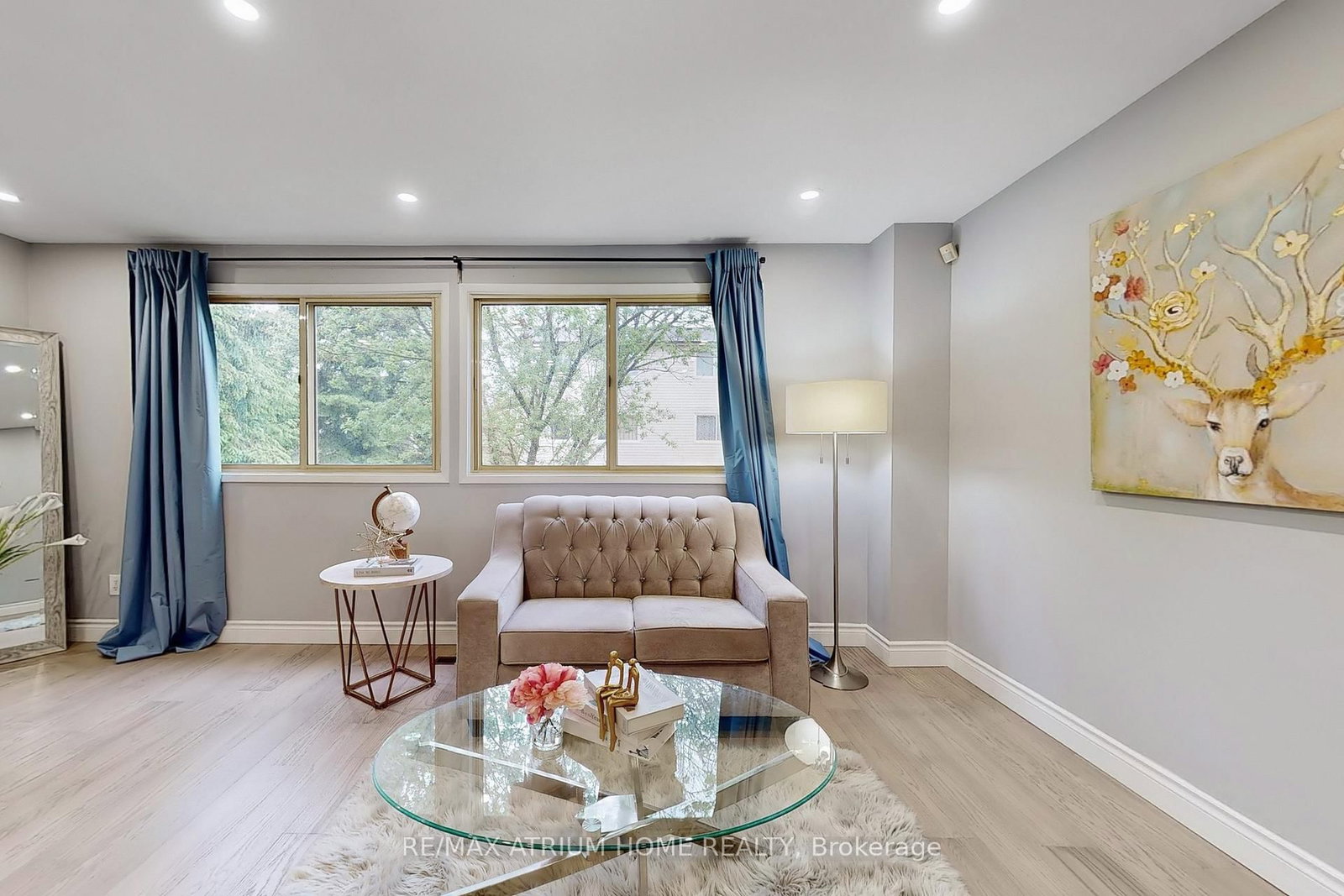 Photo 3 of 10 Townsend Rd, North York, Hillcrest Village — HOMEH