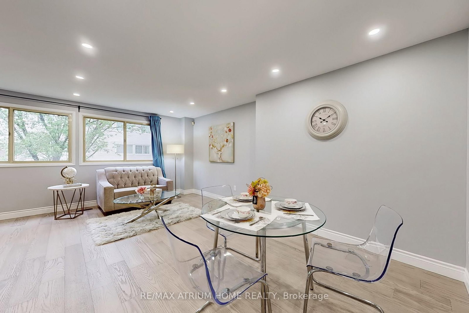 Photo 2 of 10 Townsend Rd, North York, Hillcrest Village — HOMEH