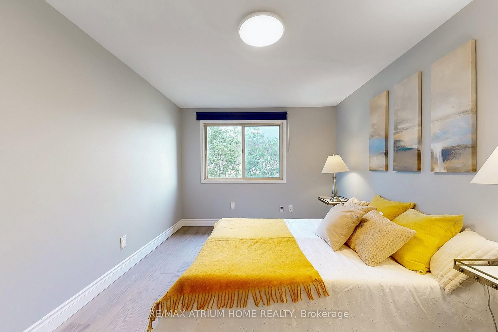 Photo 6 of 10 Townsend Rd, North York, Hillcrest Village — HOMEH