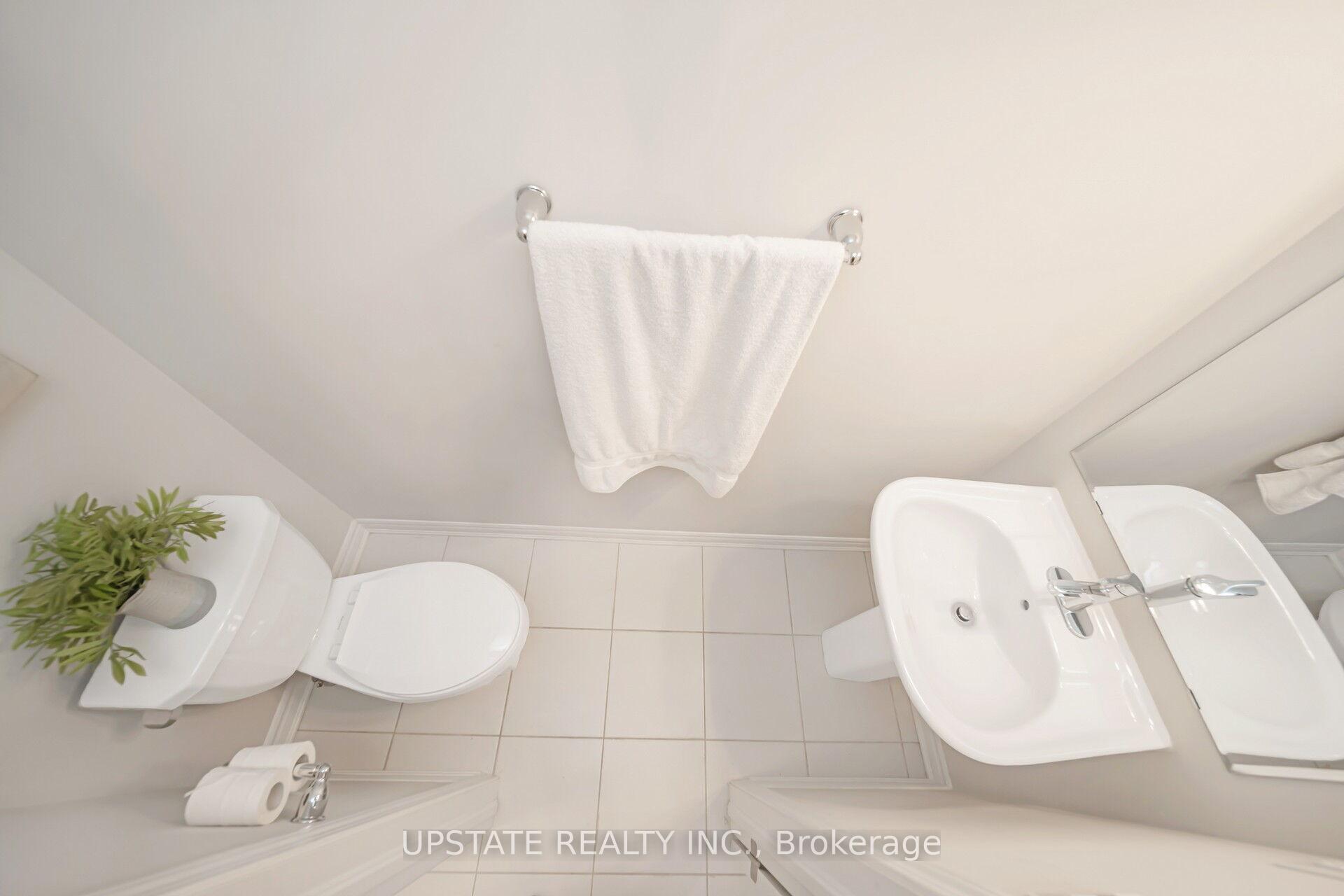 Photo 5 of 1570 Denison Place, Milton, Bowes — HOMEH