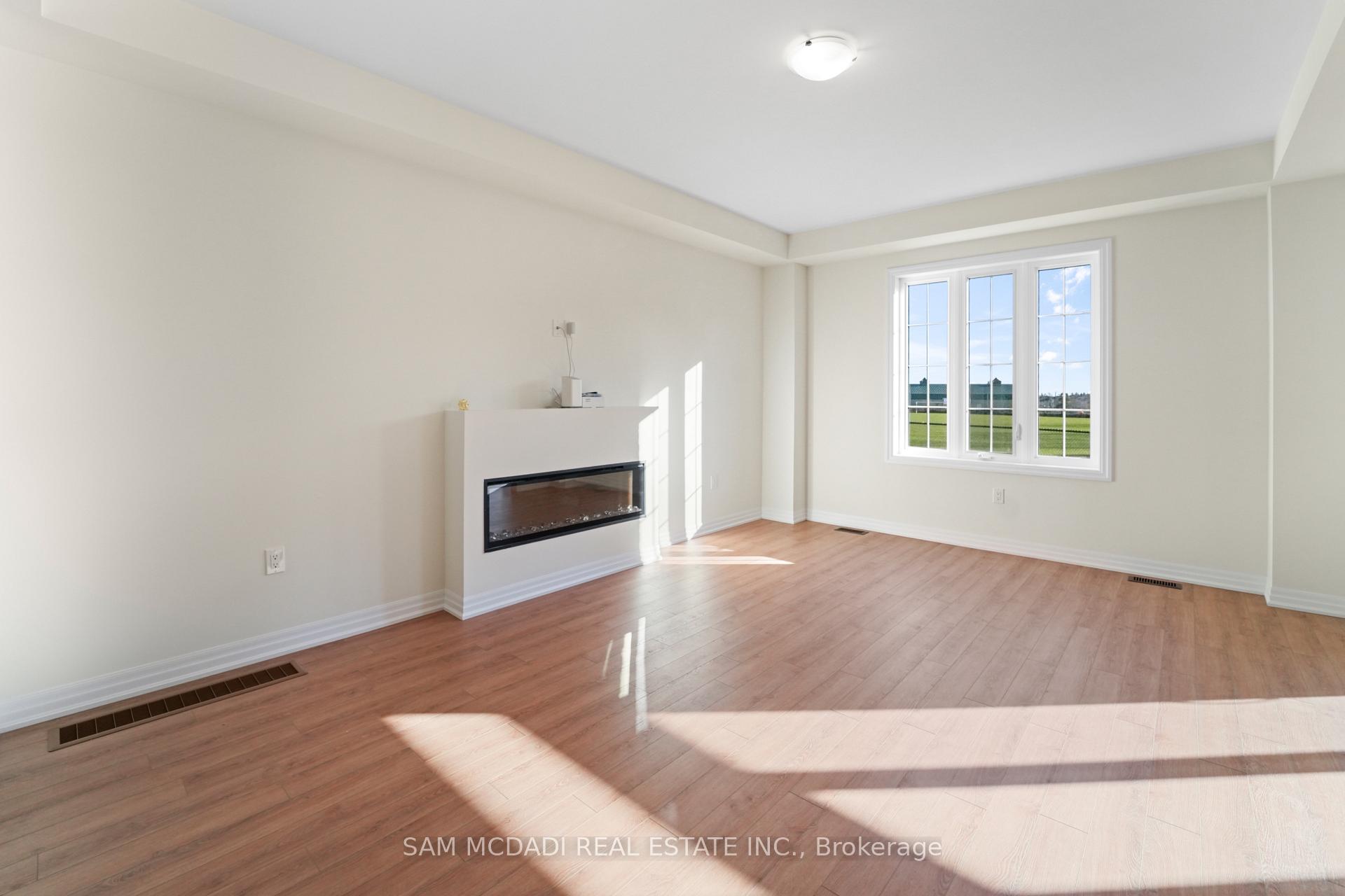 Photo 4 of 37 SOUTHBURY MANOR (Upper) Drive, Caledon, Bolton East — HOMEH