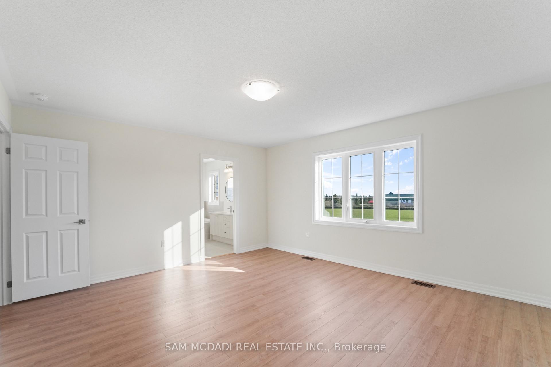 Photo 21 of 37 SOUTHBURY MANOR (Upper) Drive, Caledon, Bolton East — HOMEH