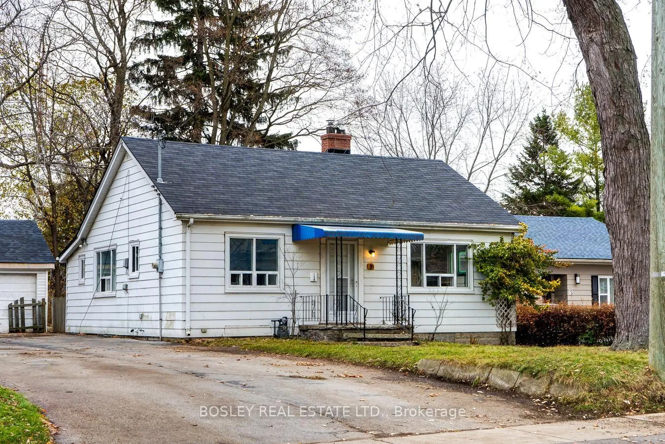 Photo 1 of 9 Thirty Eighth Street, Etobicoke, Long Branch — HOMEH