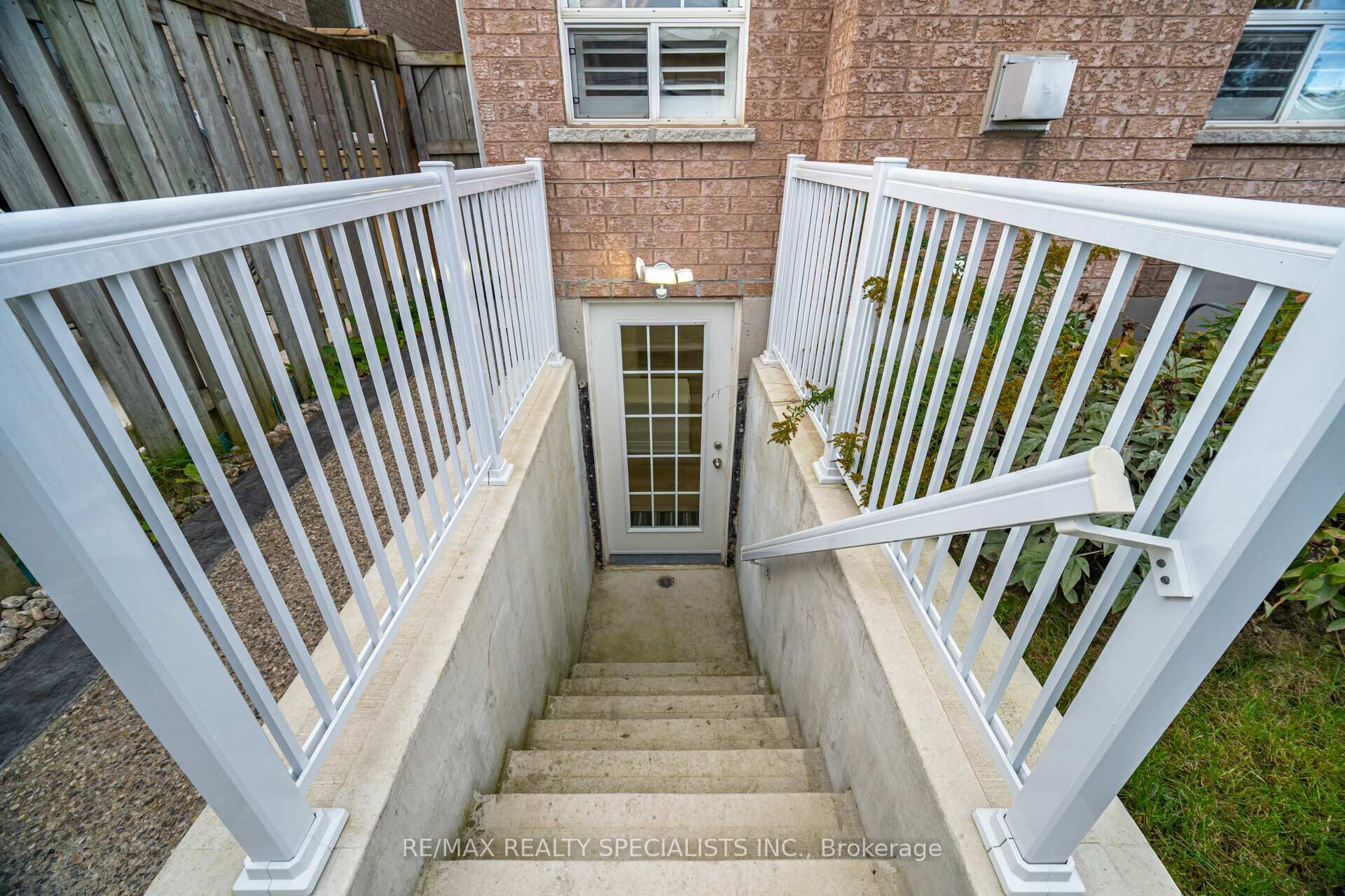 Photo 4 of Unit Bsmt, 190 Manly Lane, Milton, Dempsey — HOMEH