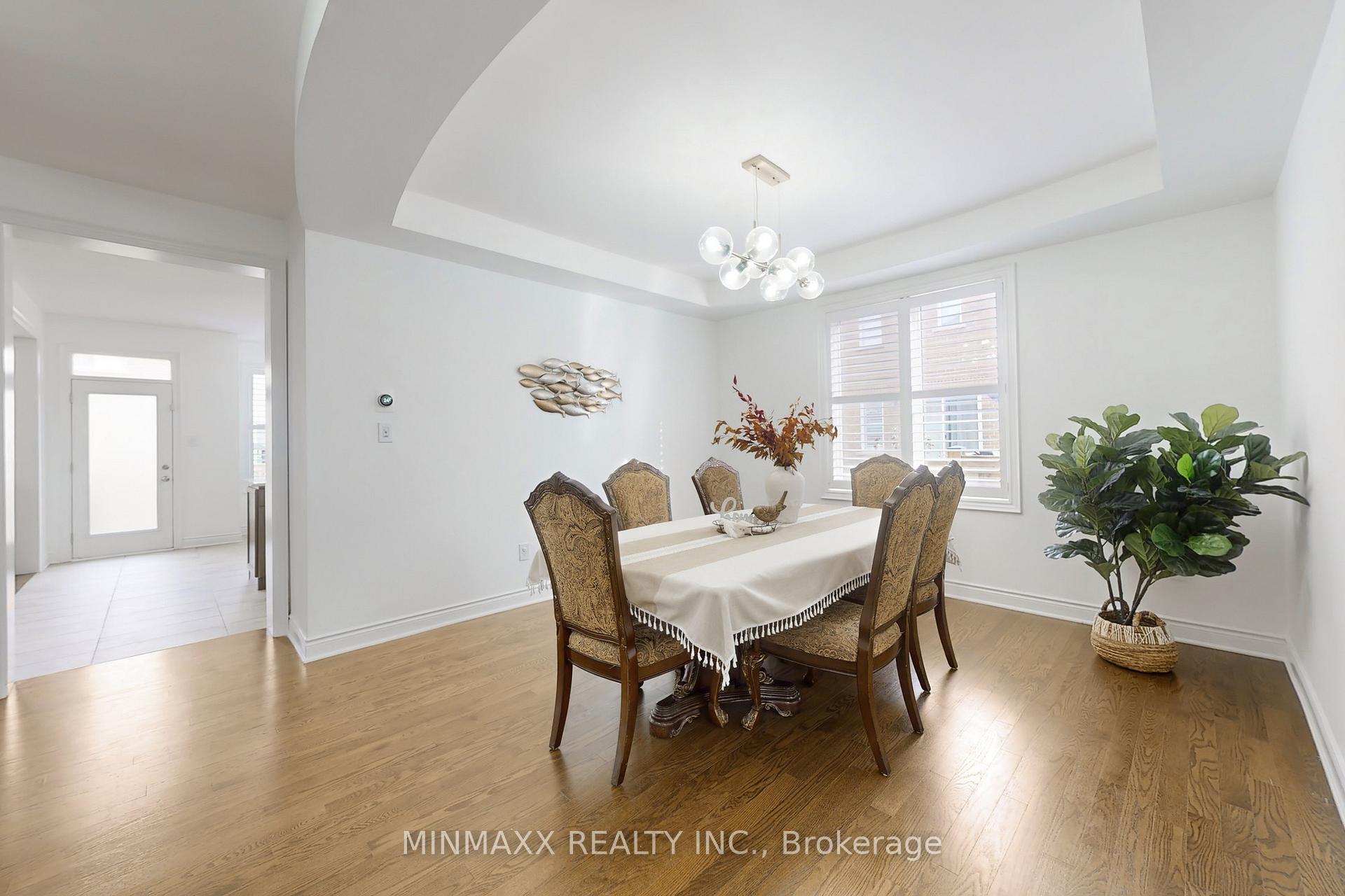 Photo 8 of 1360 Connaught Terrace, Milton, Ford — HOMEH