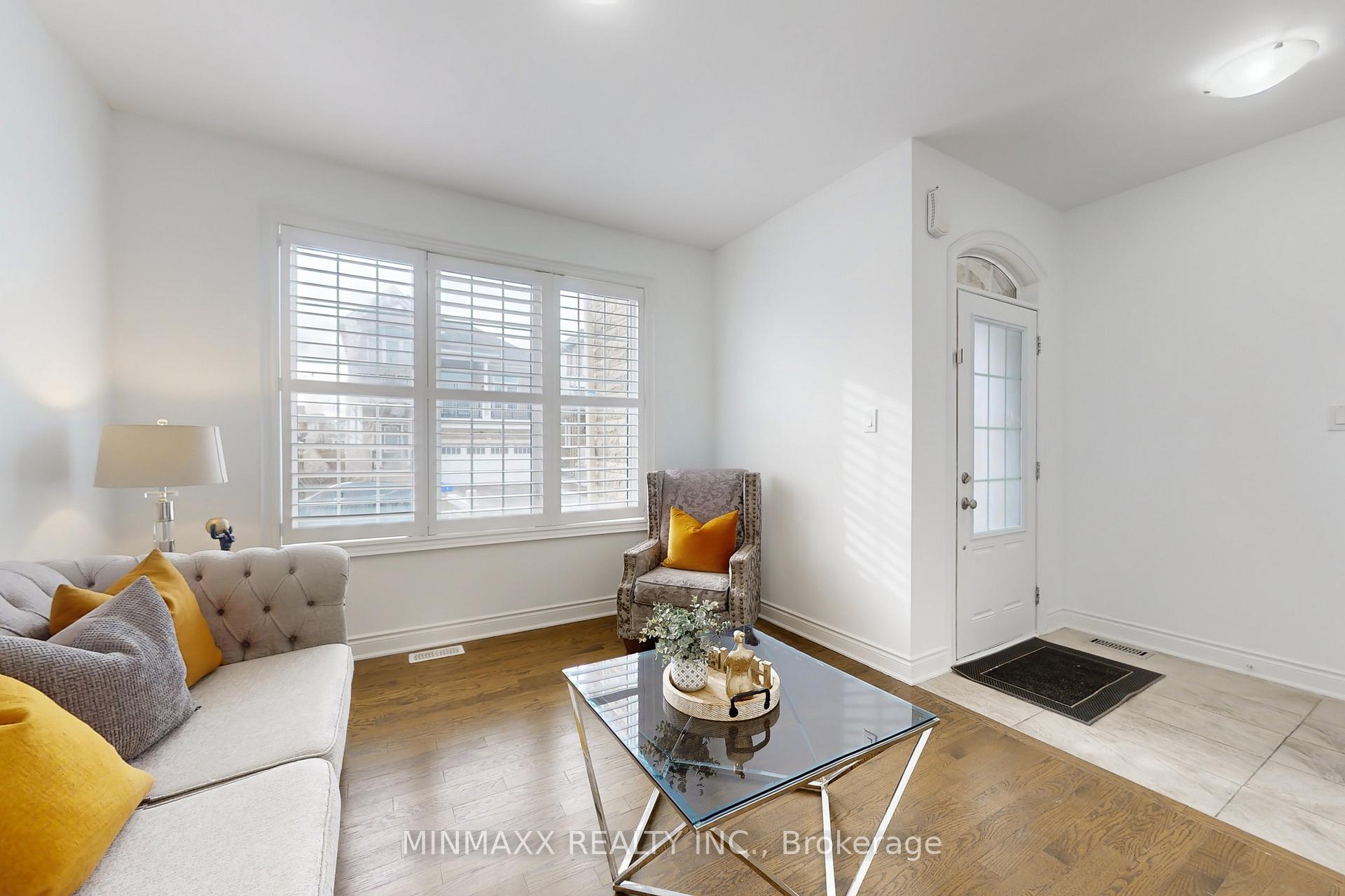 Photo 12 of 1360 Connaught Terrace, Milton, Ford — HOMEH