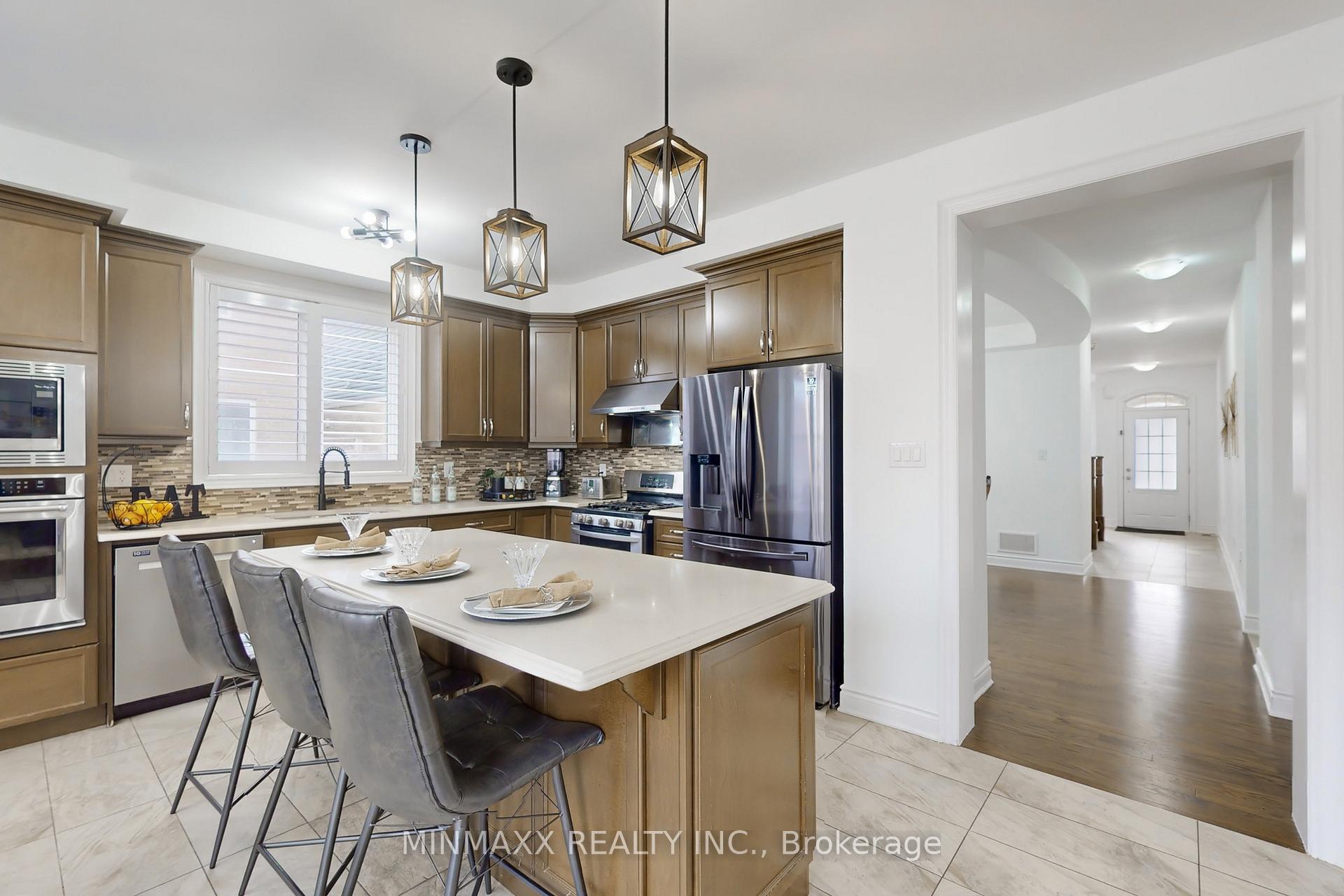 Photo 13 of 1360 Connaught Terrace, Milton, Ford — HOMEH