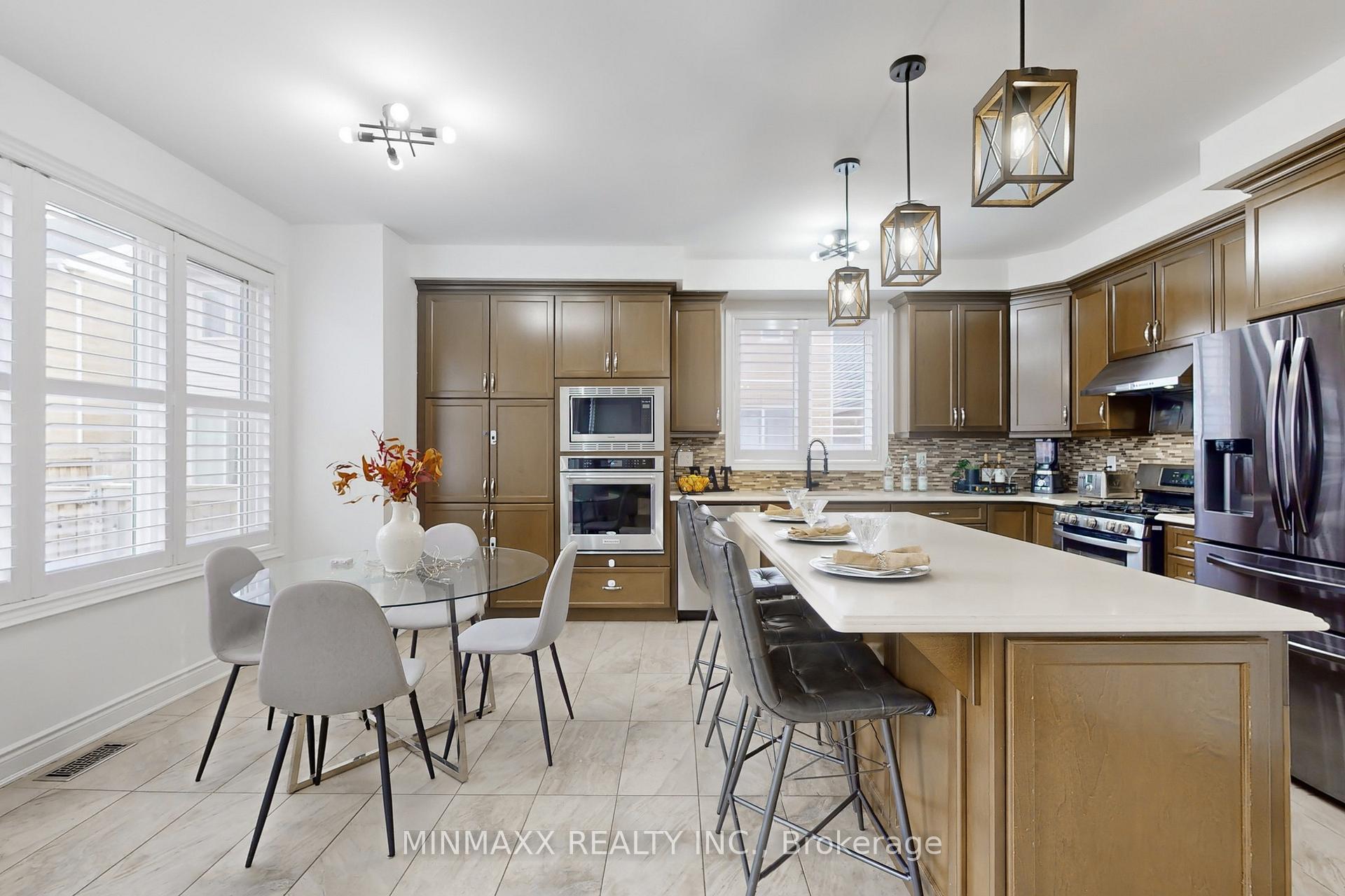 Photo 17 of 1360 Connaught Terrace, Milton, Ford — HOMEH