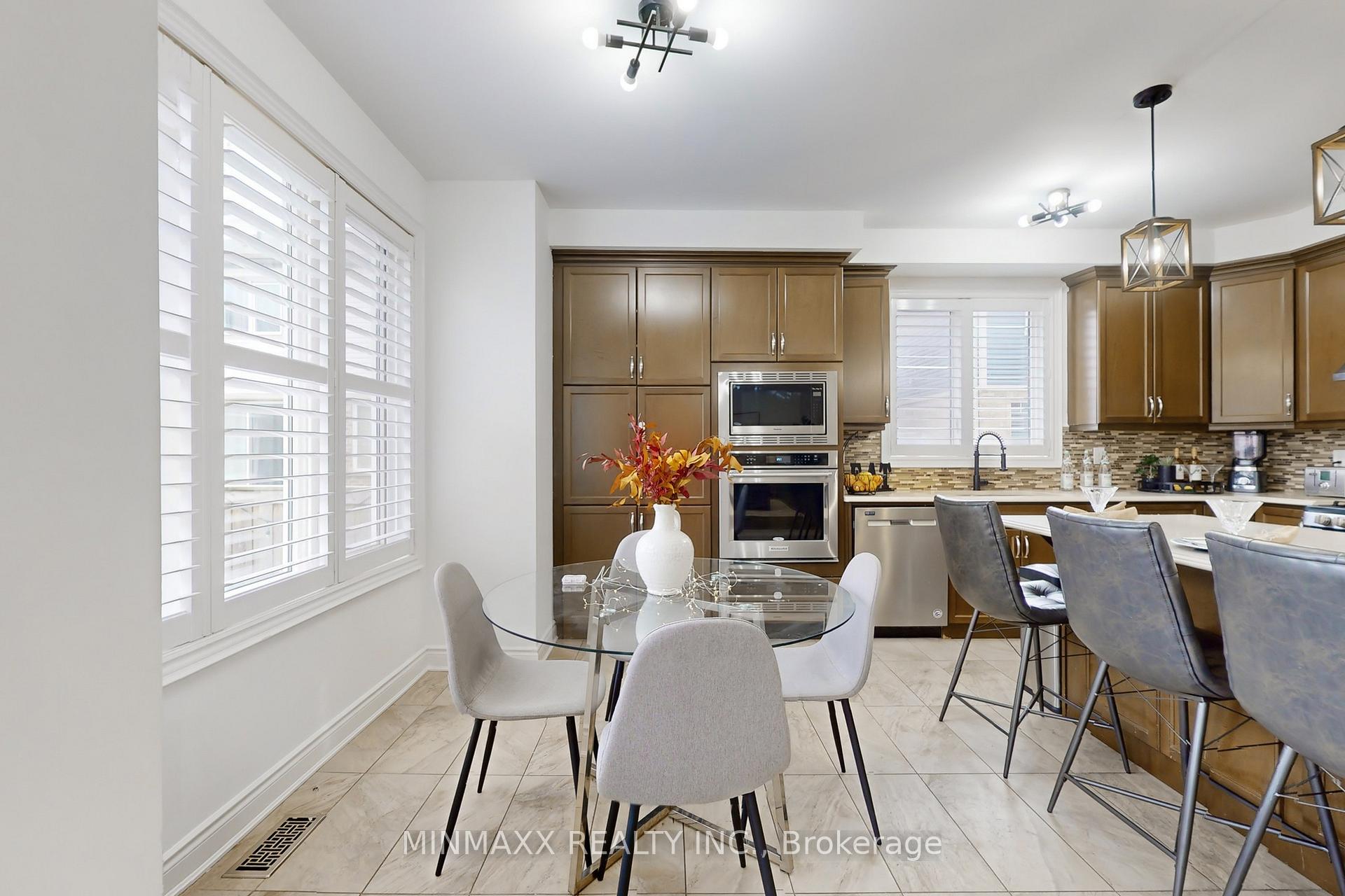 Photo 18 of 1360 Connaught Terrace, Milton, Ford — HOMEH