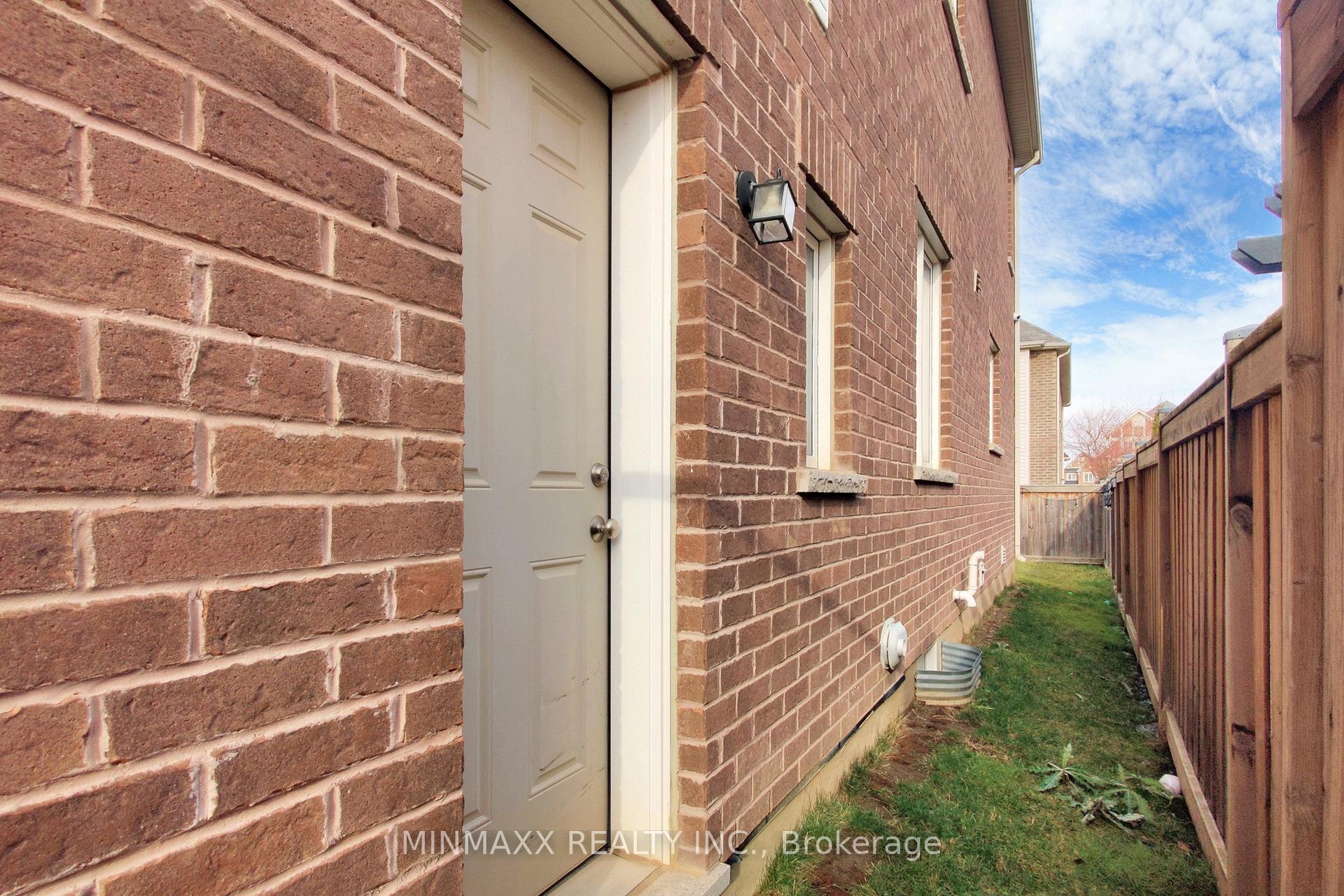 Photo 40 of 1360 Connaught Terrace, Milton, Ford — HOMEH