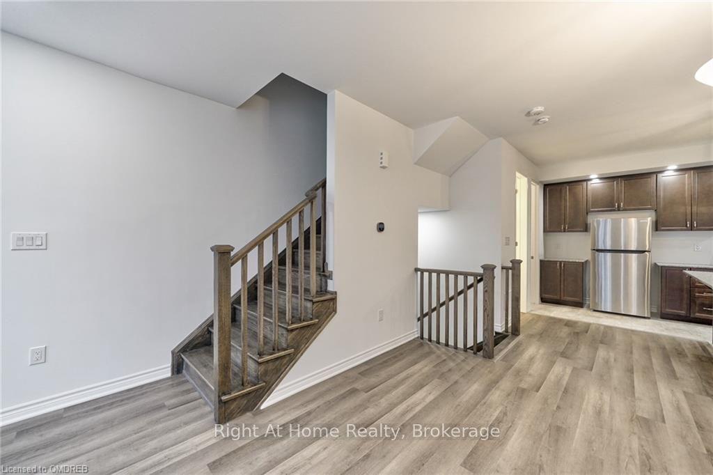Photo 7 of 1819 Thames Circle, Milton, Bowes — HOMEH