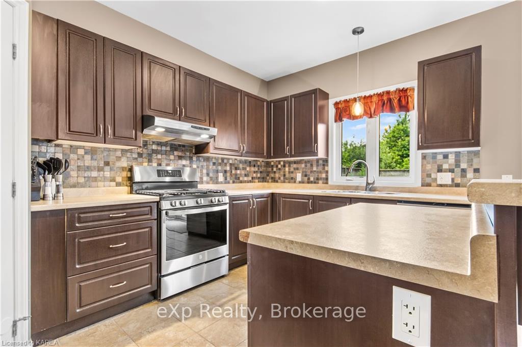 Photo 16 of 397 Cavendish Crescent, Kingston, City Northwest — HOMEH