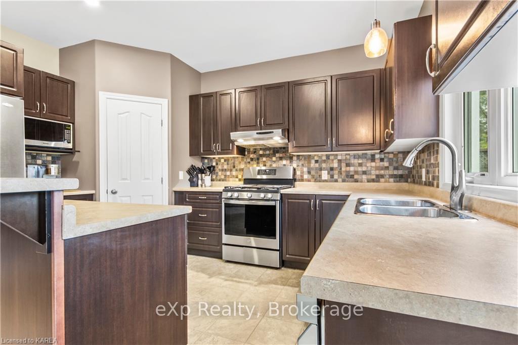 Photo 17 of 397 Cavendish Crescent, Kingston, City Northwest — HOMEH