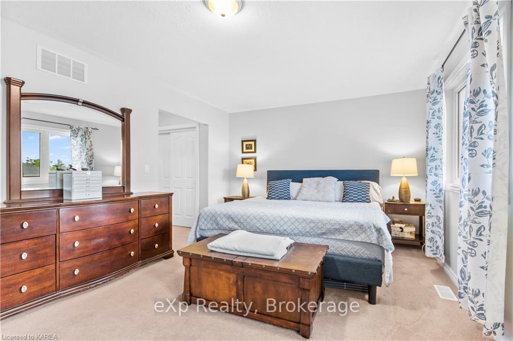 Photo 23 of 397 Cavendish Crescent, Kingston, City Northwest — HOMEH