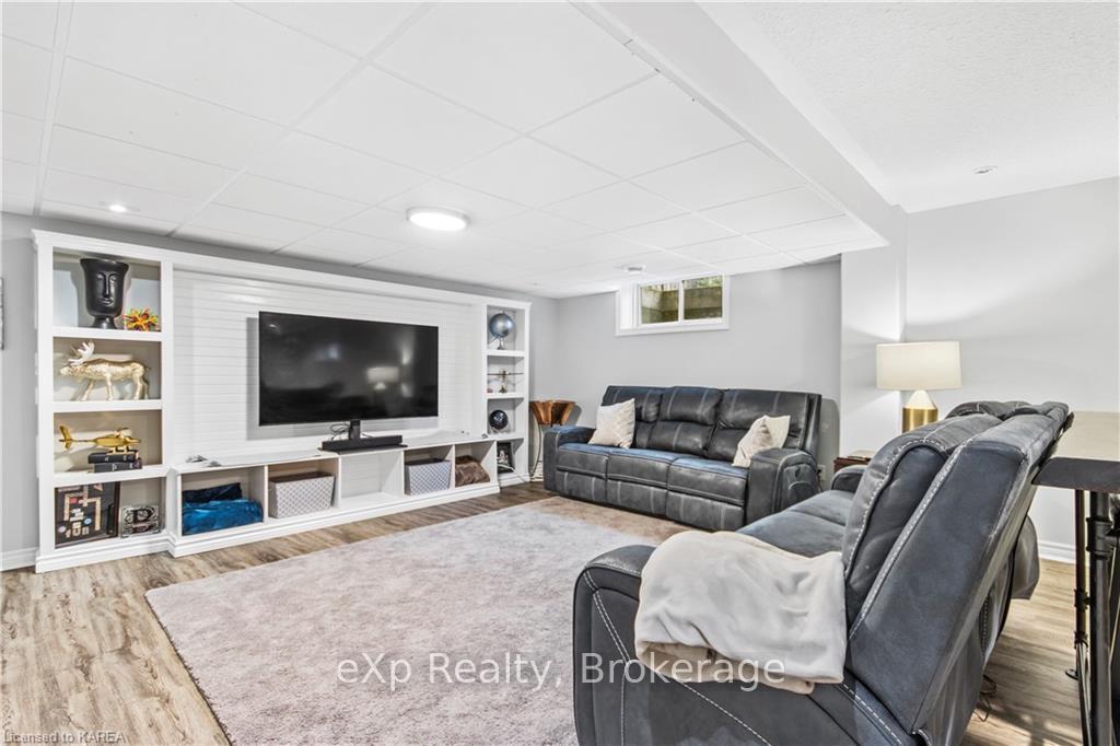 Photo 36 of 397 Cavendish Crescent, Kingston, City Northwest — HOMEH