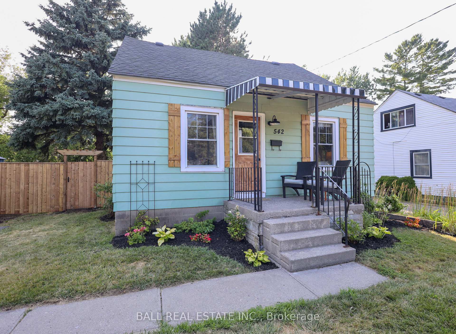 Photo 1 of 542 Sidney Street, Belleville, Belleville Ward — HOMEH