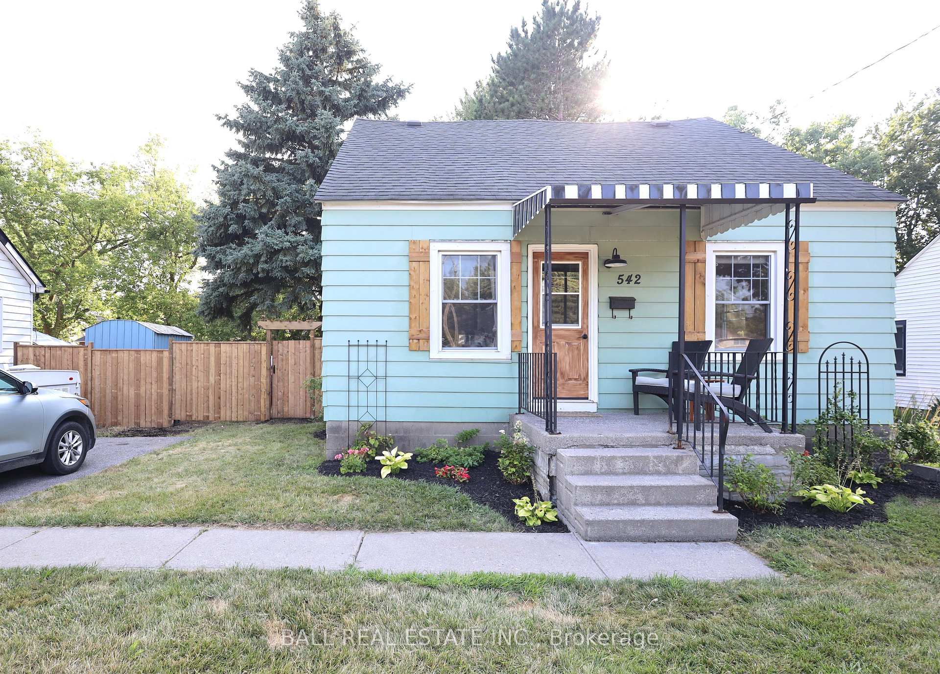 Photo 4 of 542 Sidney Street, Belleville, Belleville Ward — HOMEH