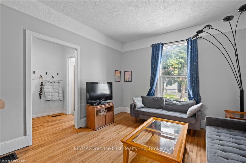 Photo 3 of 36 Ellice Street, Kingston, East of Sir John A. Blvd — HOMEH