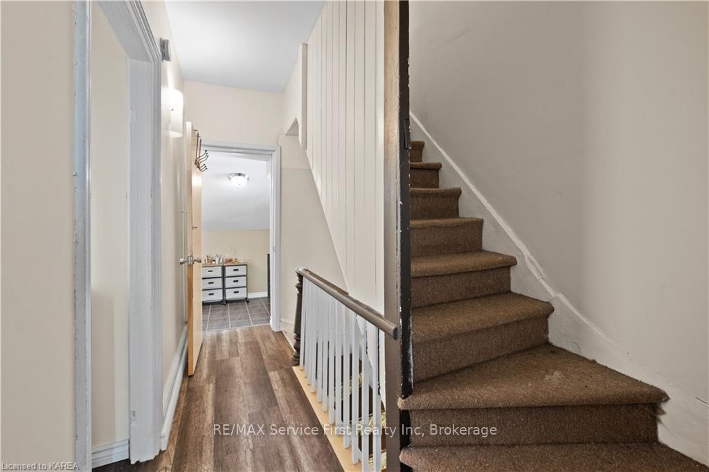 Photo 5 of 36 Ellice Street, Kingston, East of Sir John A. Blvd — HOMEH