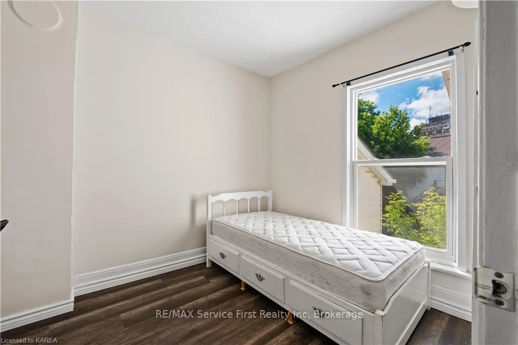Photo 7 of 36 Ellice Street, Kingston, East of Sir John A. Blvd — HOMEH
