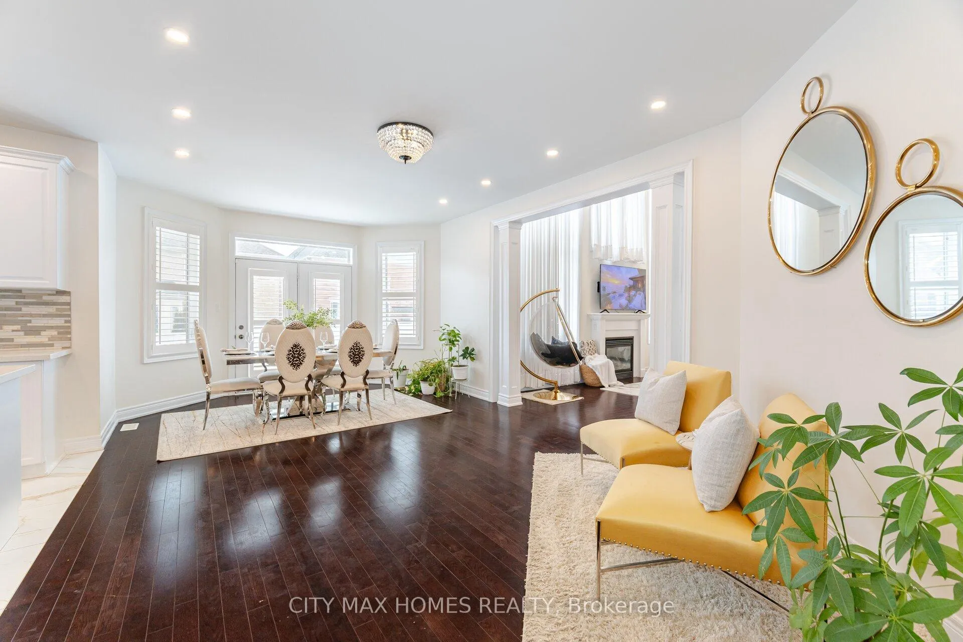 Photo 4 of 57 Beacon Hill Drive, Brampton, Credit Valley — HOMEH
