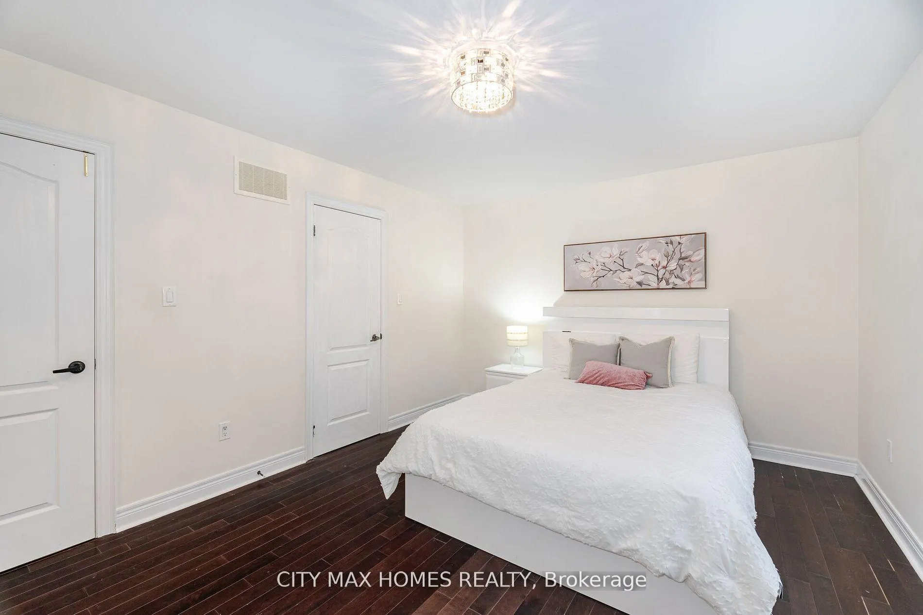 Photo 31 of 57 Beacon Hill Drive, Brampton, Credit Valley — HOMEH