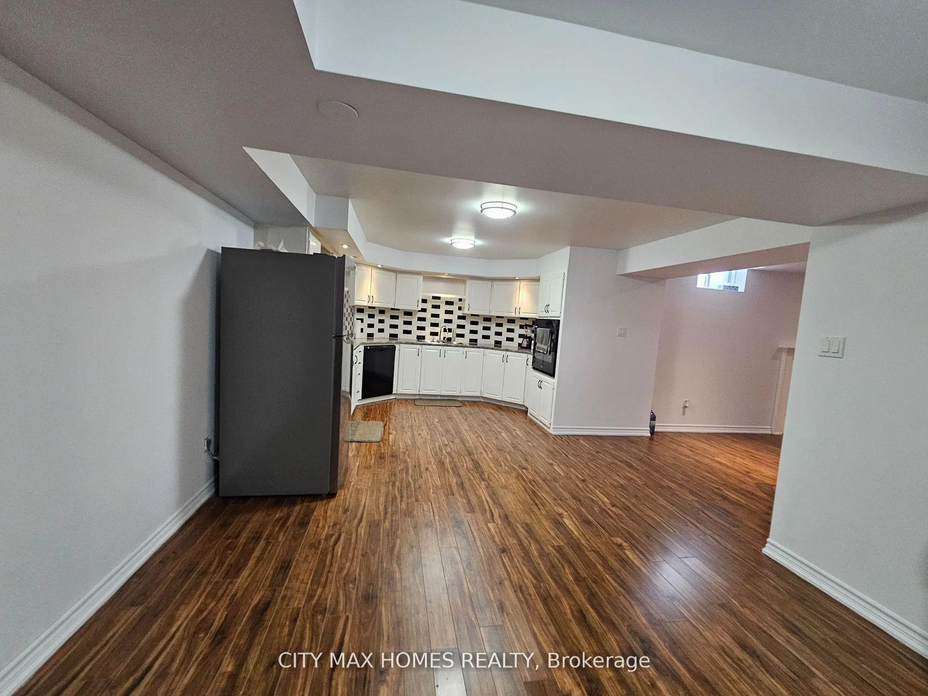 Photo 38 of 57 Beacon Hill Drive, Brampton, Credit Valley — HOMEH