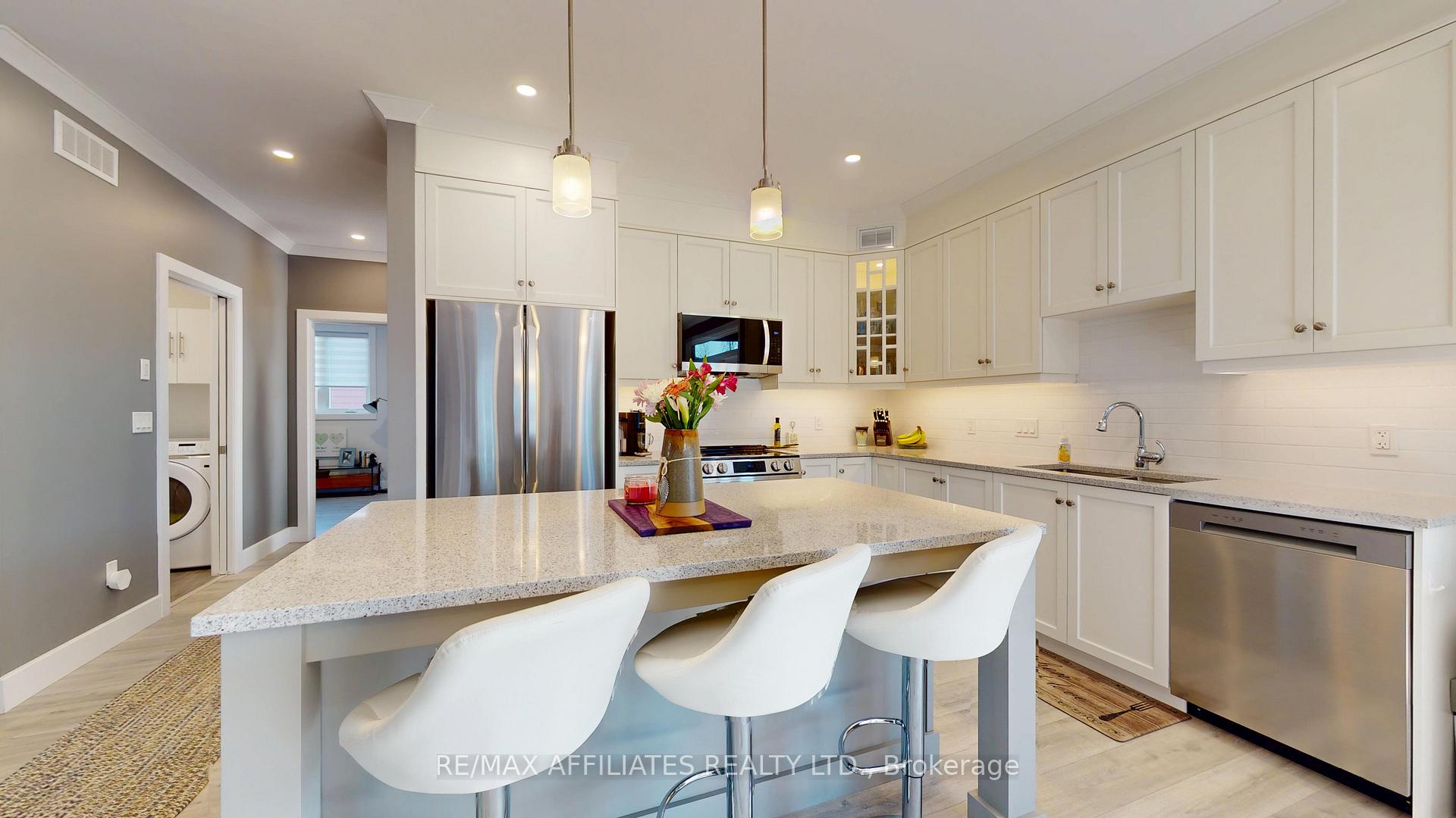 Photo 3 of 1066 Shearer Drive, Brockville — HOMEH